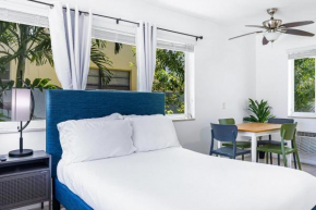 The Nook Hollywood few steps away from the Beach with pool and Free Parking